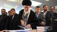 İmam Ali Hamaney, Bugün Tahran Kitap Fuarını Ziyaret Etti