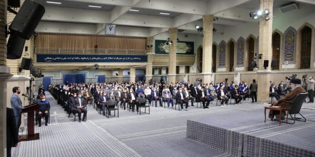 İmam Seyyid Ali Hamanei: İşçiler, düşmana karşı mücadelede ön safta yer almakta