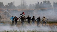 İşgal Güçleri Gazze Şeridi’nin Doğusunda Göstericilere Ateş Açtı: 83 Yaralı