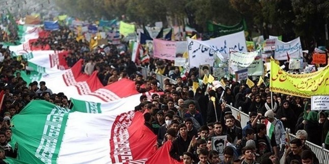İran’da Müstekbirlerle Milli Mücadele Günü