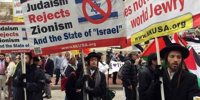 Yahudi Aktvistler İsrail’i Protesto Etti