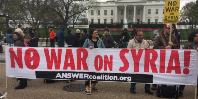 Beyaz Saray Önünde Protesto “Suriye’den Elini Çek”