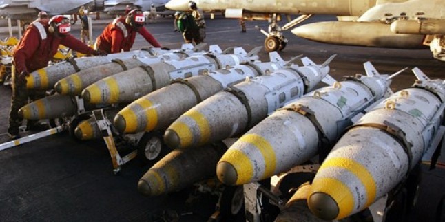 ABD’li Yazar: Asıl Tehdit İran’ın Füzeleri Değil Amerika’dır