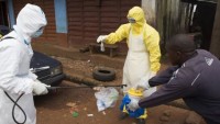 Ebola’dan dolayı Sierra Leone’de işyerleri kapatılacak