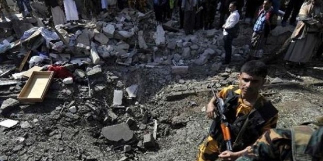 Yemen’de askeri karargaha bombalı saldırı
