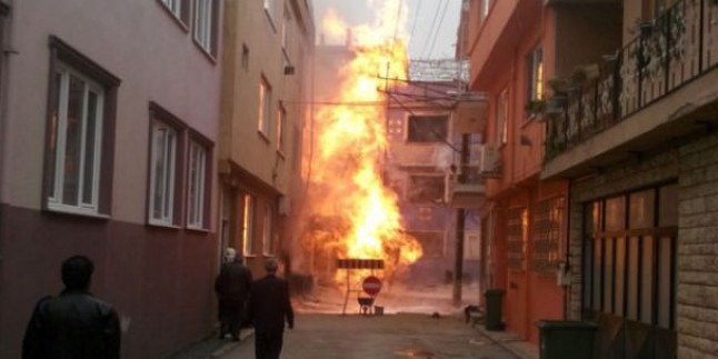 Bursa’da İş Makinesinin Doğalgaz Borusuna Zarar Vermesiyle Yangın Çıktı…