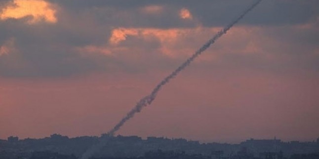 Siyonist İsrail Ordusu Gazze’den İsrail’e Roket Atıldığını Duyurdu…