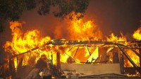 Avustralya’da Kontrol Altına Alınamayan Yangın 26 Evi Küle Çevirdi…