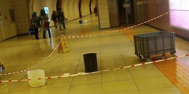 Su Basan Kartal-Kadıköy Metrosuda Görevliler Çareyi Kova Koymakta Buldu…
