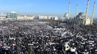 Çeçenistan Halkı, Charlie Hebdo’yu Protesto Mitingi Düzenledi…