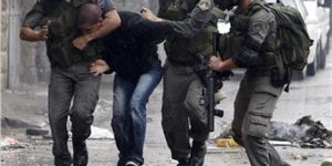 Siyonist İşgal Güçleri Bu Sabah Batı Yaka’da 12 Filistinliyi Gözaltına Aldı