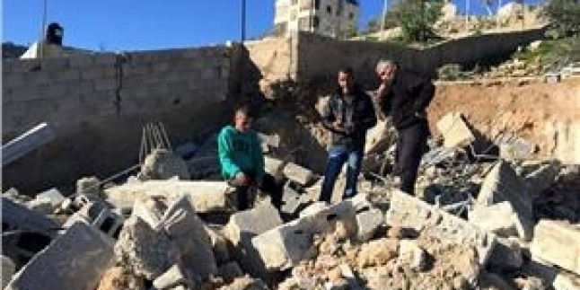 Siyonist İşgal Güçleri Kudüs’te Filistinlilere Ait İki Evi Yıktı…