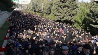 Azerbaycanlılar, ”Kanlı Ocak” Olarak Bilinen ”20 Ocak Katliamı”nı Anıyor…
