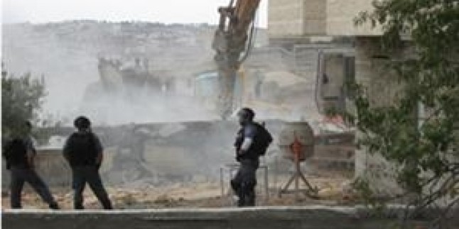 İşgal Belediyesi Silvan Beldesinde Filistinli Ahmed El-Abbasi’nin Evini Yıktı…