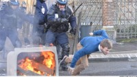 Fransa’da polis ile Fransa halkı arasında çatışma çıktı