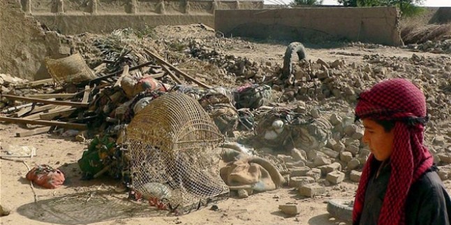 Afganistan’da top oynayan çocuklara bombalı saldırı yapıldı