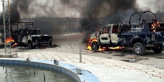 Basra’da Um Kasr Limanı yakınlarında düzenlenen bombalı saldırıda 3 kişi öldü, 4 kişi yaralandı.