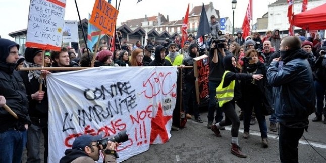 Brüksel’de polis protesto edildi.