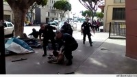 Katil ABD Polisleri, Los Angeles Kentinde Evsiz Bir Kişiyi Öldürdü…