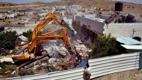 İsrail, Filistinlilerin barakalarını yıktı.