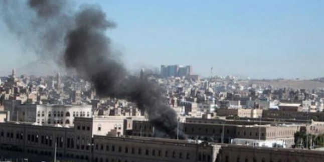 Yemen’in güneyindeki Taiz ve Hadramevt illerinde bombalı saldırılar düzenlendi…