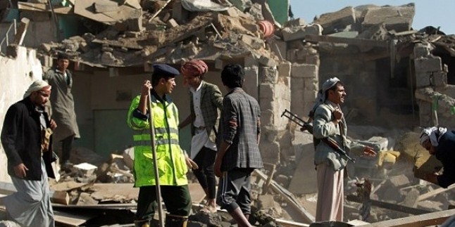 Yemen’e saldırılar sürüyor: Hastaneler bombalandı.