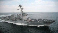 İran Donanmasının Uyarısı Üzerine ABD Savaş Gemisi Bölgeden Kaçtı