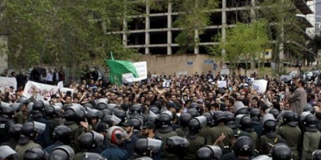 Tahran’da Sapık Suud Polisleri Protesto Edildi
