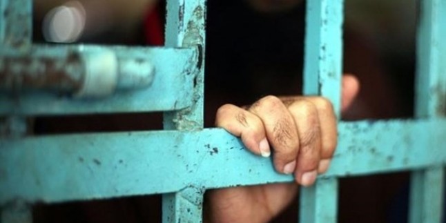 İsrail Serbest Bıraktığı 5 Filistinliyi Tekrar Tutukladı