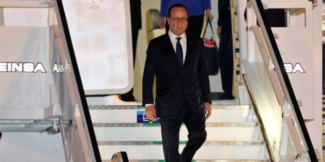 Fransa Cumhurbaşkanı Hollande, Küba’ya Resmi Bir Ziyaret Düzenledi