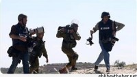 Siyonist İsrail Askerleri, Filistinli Gazetecilere Saldırdı