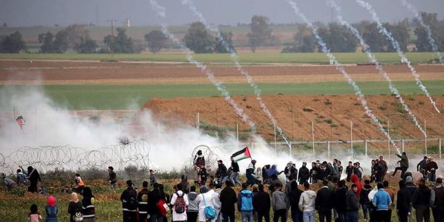 Siyonist İsrail Güçleri Dünkü Cuma Gösterilerine Katılan Filistinlilere Ateş Açtı: 49 Yaralı