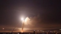 Suriye’nin hava savunması, saldırganların füzelerine karşılık verdi