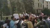 İran’da bir grup öğrenci, Hindistan’ın Cammu Keşmir’in özel statüsünü ortadan kaldırma kararını protesto etti