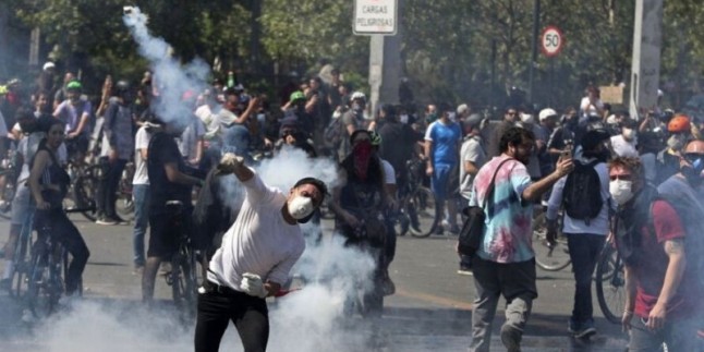 Şili’de kaos ve gösteriler sürüyor