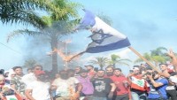 Siyonist İsrail bayrağının Lübnan gösterilerinde yakılması
