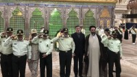 İran Polis Teşkilatı yetkilileri ve komutanları, Rahmetli İmam Humeyni’nin Türbesini ziyaret etti