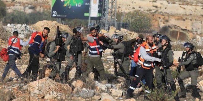 Siyonist İsrail Batı Şeria’da ‘Gazze’yle dayanışma yürüyüşüne Müdahele Etti