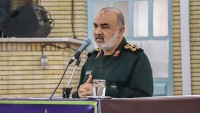 İran Devrim Muhafızları Başkomutanı: Amerika İran’la doğru konuşmasını öğrenmeli