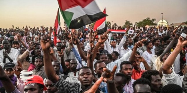 Sudan halkı Orgeneral El Burhan ile Netanyahu görüşmesini protesto etti