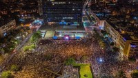 Tel Aviv’de Netanyahu hükümeti karşıtı protesto düzenlendi
