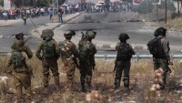Siyonist Rejim Askerleri Filistinli Göstericilere Saldırdı