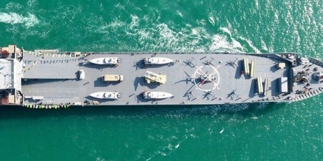 Amiral Tengsiri: Devrim Muhafızları, İran’ın deniz sınırlarını her daim korumaya hazır