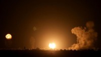 Siyonist İsrail rejimi dün gece Gazze’yi bombaladı