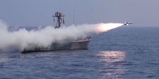 İran yapımı deniz seyir füzeleri başarıyla fırlatıldı