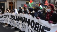 Fransa’da Müslümanları hedef alan yasa tasarısı protesto edildi
