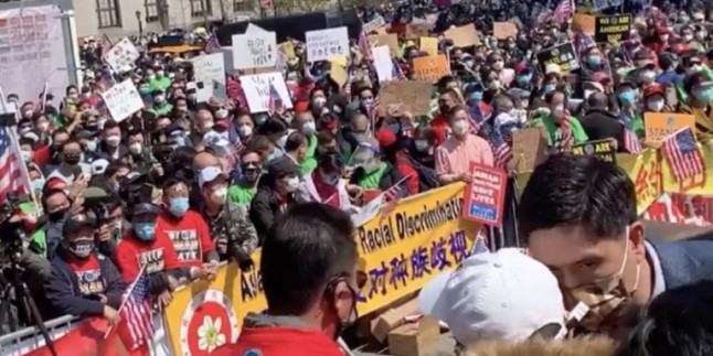 New York’ta Asya kökenli Amerikalılar ırkçılık karşıtı gösteri düzenledi