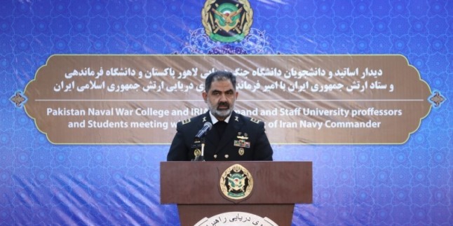 Amiral İrani: Donanma denizlerde barış ve güvenliğin muhafızıdır
