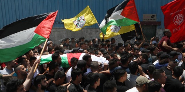 Siyonistler şehit Gufran cenazesine katılanlara saldırdı