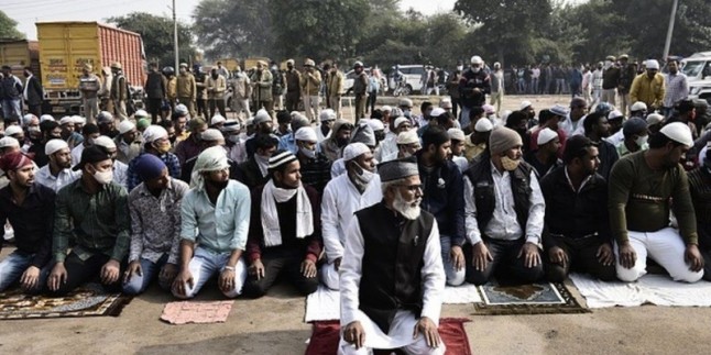 Hindistan alimlerinin Müslümanlara karşı hükümet girişimlerini eleştirmesi